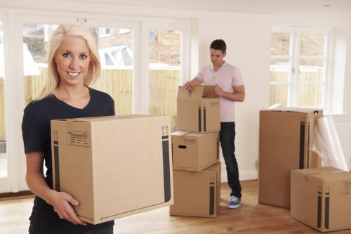 Residential moving truck support for Hook properties with tight parking